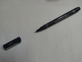 Линер Mitsubishi Uni Pin, пишущий узел 0.1 мм, водостойкие и светостойкие пигментные чернила, цвет чернил черный