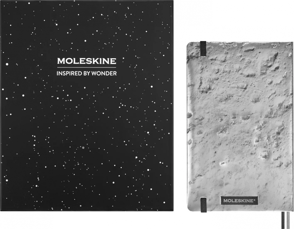 Набор Moleskine Limited Edition NASA-inspired Large - блокнот 130 х 210 мм с линовкой в линию, четыре карандаша и два шильда