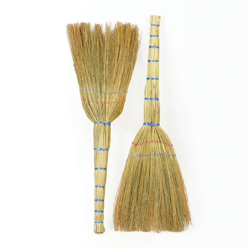 Веник сорго двухпрошивной, высшая категория, ширина метелки 26-28 см, длина 77-80 см